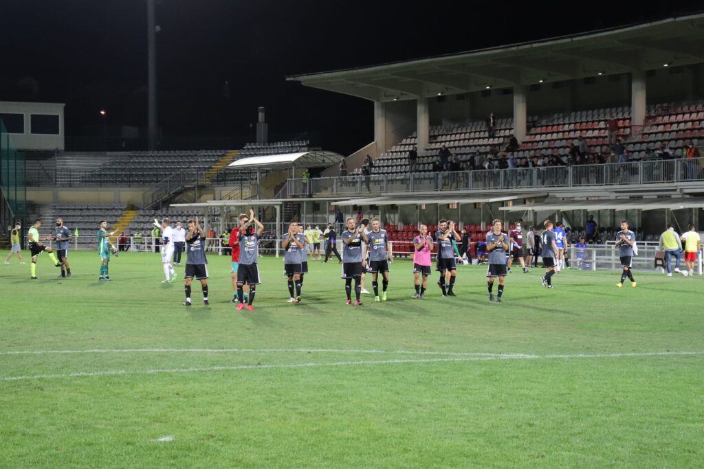 L'Alessandria saluta i tifosi dopo il pareggio in amichevole contro la Sampdoria dello scorso 5 settembre