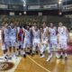 I giocatori del Derthona Basket festeggiano la vittoria contro la Pallacanestro Trapani, nella prima giornata di Serie A2 2020/21