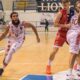 Jalen Cannon, giocatore del Derthona Basket, in azione contro Biella nella terza giornata di Serie A2 2020/21